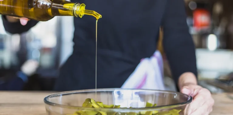 Supermarket stahuje z&nbsp;prodeje škodlivý olej: Zatěžuje organismus, peníze dostanete zpět