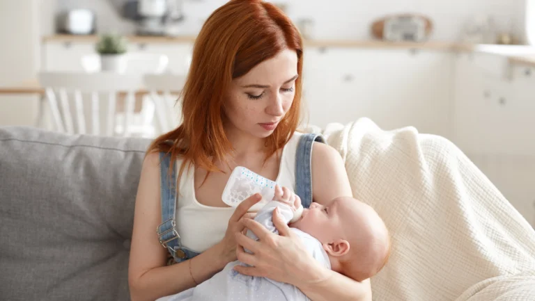 Nestlé stahuje kojenecké mléko: Obsahuje nebezpečnou bakterii, může způsobit zažívací potíže