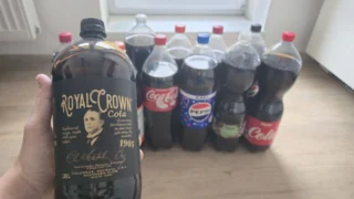 Srovnali jsme cukr v&nbsp;7 kolách: V&nbsp;půllitru té nejsladší je 14 kostek cukru, vítěze podle složení nejde poznat