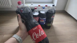 Nejlevnější vs. nejdražší kolový nápoj (Test): Cena se liší o&nbsp;620&nbsp;%, rozdíl je hlavně v&nbsp;cukru