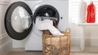 3 nejlepší úzké pračky do 10&nbsp;000&nbsp;Kč: Nezaberou půl koupelny, umožní i&nbsp;parní praní