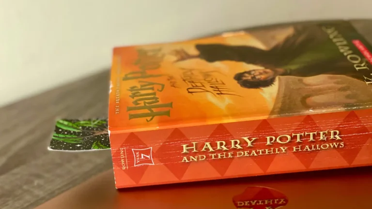 Češi mají doma tuto vzácnou knihu a&nbsp;neví, že jsou milionáři: Jedno z&nbsp;vydání Harryho Pottera má dnes cenu zlata. Víme, jak ho poznat