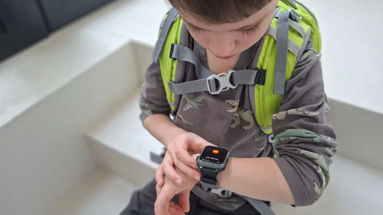 Otestovali jsme dětské chytré hodinky Garett Kids ESSA 2&nbsp;AI 4G: Překvapily nízkou hmotností a&nbsp;AI funkcemi