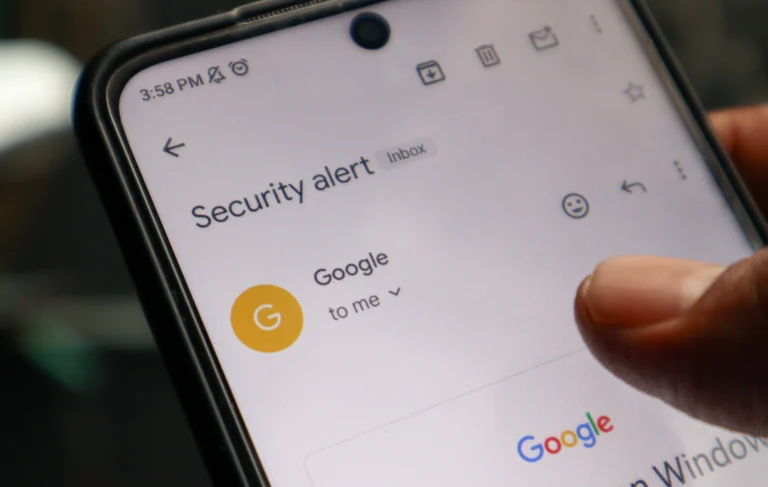 Experti varují: Je tu nový útok na majitele Androidů. PromptSpy skrze AI převezme kontrolu nad vašim telefonem