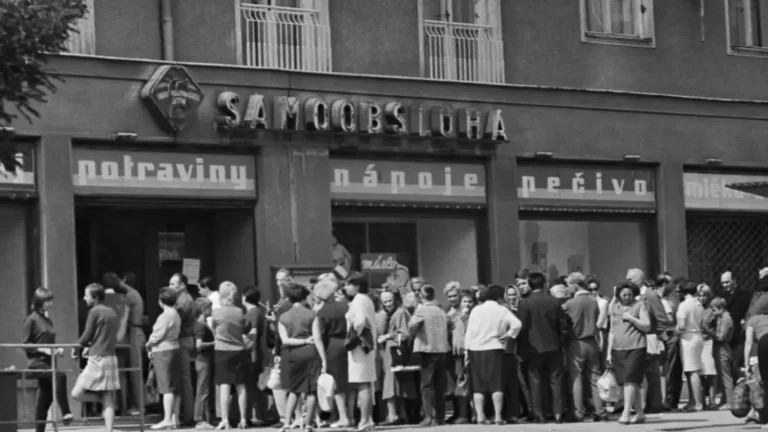 Mléčné výrobky za socialismu: Prozkoumali jsme, jak vypadala tehdejší nabídka. Srovnání s&nbsp;dneškem vyrazí dech
