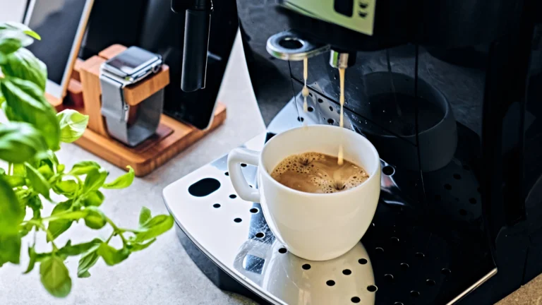 3 nejprodávanější automatické kávovary (Únor 2026): Své zástupce má Philips, Krups i&nbsp;DeLonghi