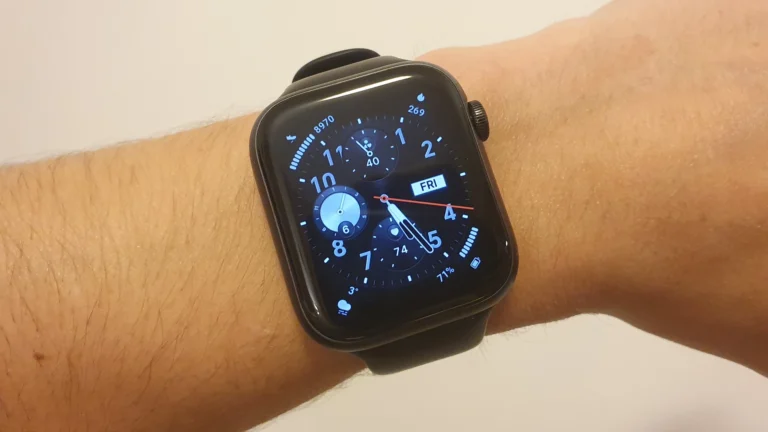Týdny jsem testoval Honor Watch 5: Hodinky jsou hezké, lehké a&nbsp;jejich baterku oceníte