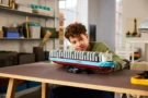 Lego představilo obří kontejnerovou loď Ane Maersk: Sběratelský unikát, který pluje na „alkohol“