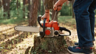 3 levné, ale kvalitní motorové pily do 4&nbsp;500&nbsp;Kč&nbsp;(2026): Oregon má unikátní funkci, Makitu si chválí 99&nbsp;%&nbsp;uživatelů