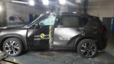 3 nejbezpečnější auta dle crashtestů: Passat získal titul, Tesla vede v&nbsp;asistenci, ale jedno SUV ji trumflo