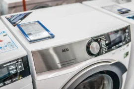 Proč jsou pračky AEG a&nbsp;Bosch tak drahé? Konkurence stojí polovinu, mezi důvody patří dlouhá životnost. Ne každý však souhlasí