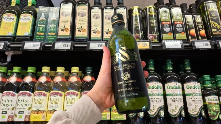 Jaký olivový olej ze supermarketu koupit, ptají se Češi. V&nbsp;testech zaujal Franz Josef a&nbsp;další 2 překvapily