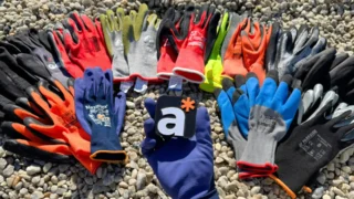 Otestovala jsem 13 pracovních rukavic od 9&nbsp;do 120&nbsp;Kč: Levné kusy překvapily, vyzpovídala jsem i&nbsp;prodejce