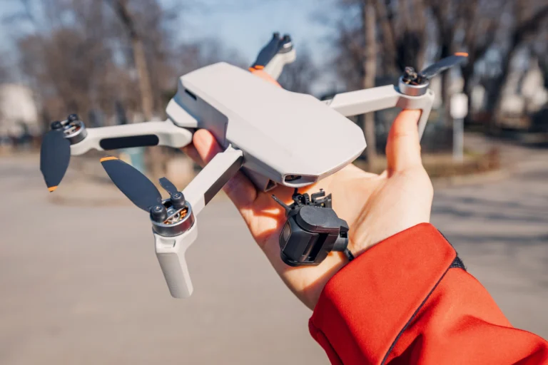 3 levné, ale kvalitní drony (Březen 2026): DJI dominuje se dvěma modely, Potensic nabízí víc výbavy za méně