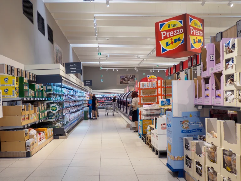 Slevy v&nbsp;supermarketech tento týden: Brambory v&nbsp;Penny za 4,90&nbsp;Kč, olej v&nbsp;Bille za 26,90&nbsp;Kč&nbsp;a&nbsp;vajíčka za 4,50&nbsp;Kč/kus