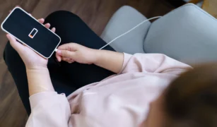 Action přišel s&nbsp;novou vychytávkou k&nbsp;mobilu: Nabije ho za 25 minut, stojí jen 499&nbsp;Kč