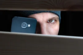 Jak odhalit odposlech android telefonu v&nbsp;roce 2026: Projděte oprávnění aplikací, Play Protect i&nbsp;bezpečnostní události účtu