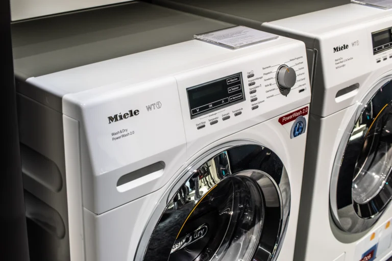 Proč jsou pračky Miele tak drahé? Konkurence stojí i&nbsp;3x méně, inženýři ale cenu obhajují. Jde i&nbsp;o&nbsp;záruku