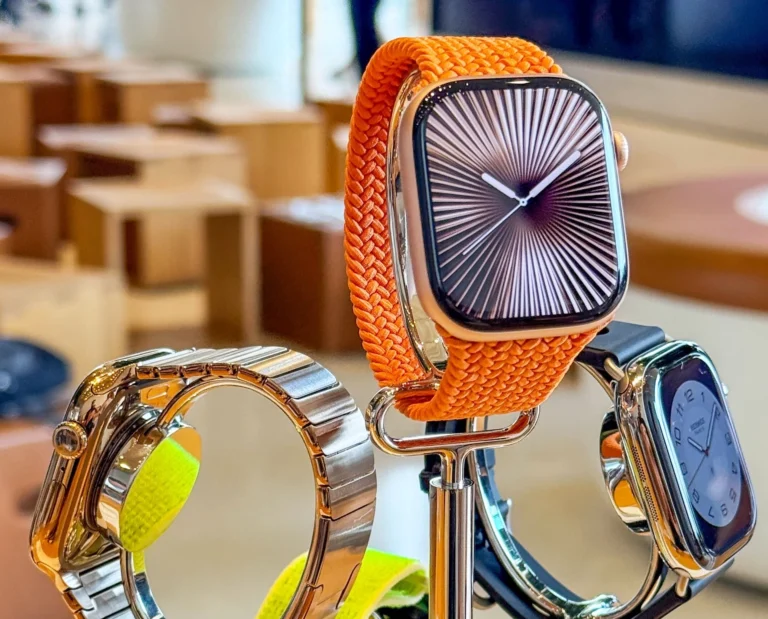 3 nejlepší prémiové chytré hodinky (2026): Amazfit nabízí titan za 50&nbsp;%&nbsp;ceny Applu a&nbsp;Garminu