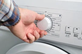 Praní na 40&nbsp;°C&nbsp;může kazit oblečení a&nbsp;zvyšovat spotřebu elektřiny. Češi to přitom neví a&nbsp;riskují dál