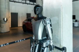 Alza se zbláznila: Prodává robota za 1,4 milionu Kč. Do AlzaBoxu se nevejde, běžný zákazník nemá šanci