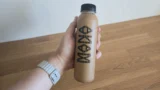 Kompletní jídlo v&nbsp;lahvi za 100&nbsp;Kč? 3 složky dělají z&nbsp;Many a&nbsp;yFood skutečnou náhradu oběda. Neplatí to vždy