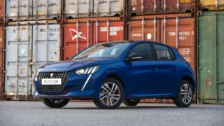 Skoro 30 tisíc majitelů aut má vadný motor a&nbsp;přichází o&nbsp;statisíce. Peugeot, Citroën i&nbsp;Opely mají konstrukční vadu