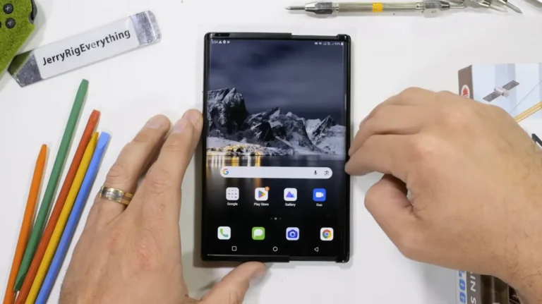 Tenhle geniální telefon od LG byl skoro připravený. Až nyní odtajnili, proč ho nakonec nevydali