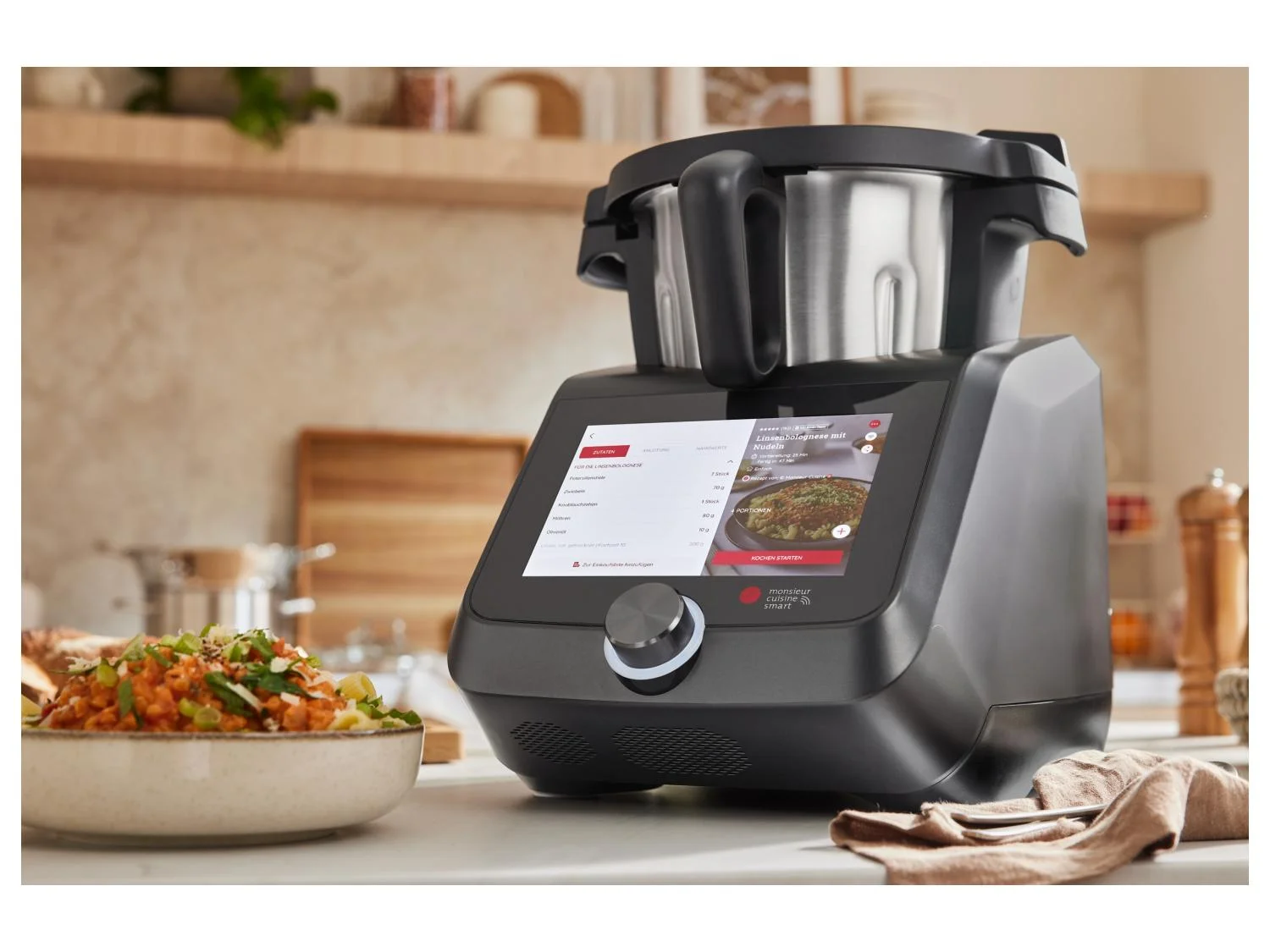 Kuchyňský robot z&nbsp;Lidlu poprvé pod 10 tisíc: Monsieur Cuisine Smart zlevnil o&nbsp;skoro 4&nbsp;000&nbsp;Kč, stačí zadat kód