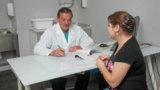 Povinné prohlídky řidičů od roku 2029: Ověřili jsme, co EU schválila. Češi panikaří zbytečně