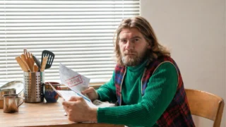 Daň z&nbsp;nemovitosti 2026: Blíží se termín platby, podvodníci už rozesílají Čechům falešné SMS