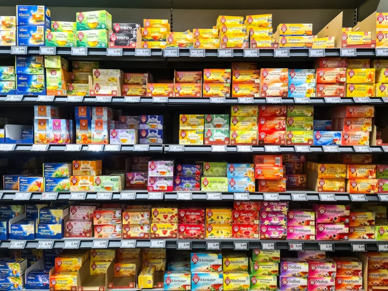 Nejhorší ovocné čaje ze supermarketu dle testů: Poznáte je za 3 sekundy, stačí otočit krabičku a&nbsp;přečíst složení