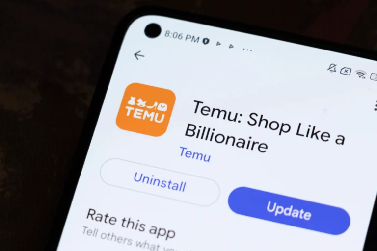 Balíčky z&nbsp;Temu nově s&nbsp;příplatkem: Od listopadu 2026 zaplatí zákazníci navíc. Action z&nbsp;toho bude těžit, ten otevírá nové prodejny