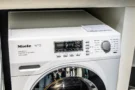 Proč jsou sušičky Miele tak drahé? Češi platí i&nbsp;60 tisíc, jiní se posmívají s&nbsp;Beko za pakatel. Liší se součástky i&nbsp;záruka