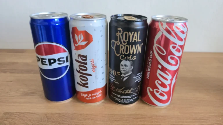 Ani Kofola, ani Pepsi: Srovnal jsem kostky cukru v&nbsp;5 kolových nápojích, nejhorší je Coca Cola