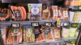 Nejlepší kuřecí párky ze supermarketu (Srovnání 2026): Pikok z&nbsp;Lidlu zvítězil, Vocílka a&nbsp;Tesco propadly cenou