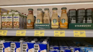 Srovnání 28 ledových káv ze supermarketu (2026): Rozdíly jsou brutální, Tesco „káva“ nemá ani 1&nbsp;%&nbsp;kávového extraktu