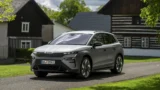 Nejlepší elektromobil pro seniory 2026? Elektrické SUV překvapilo ergonomií, fyzická tlačítka zachránila ovládání