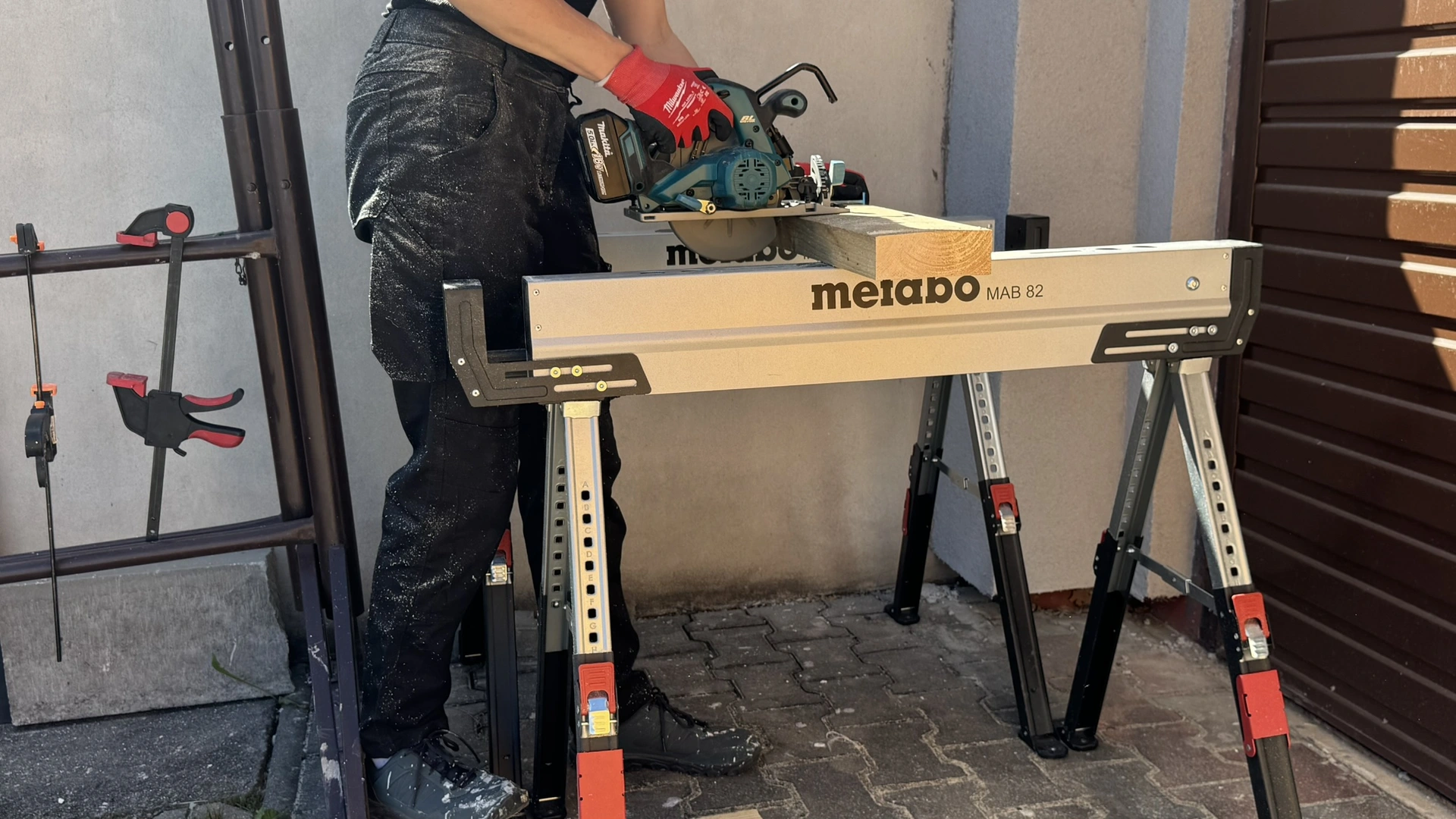 Koupila jsem nejprodávanější pracovní kozy Metabo za 3&nbsp;200&nbsp;Kč: K&nbsp;levným už se nevrátím (Recenze a&nbsp;test)