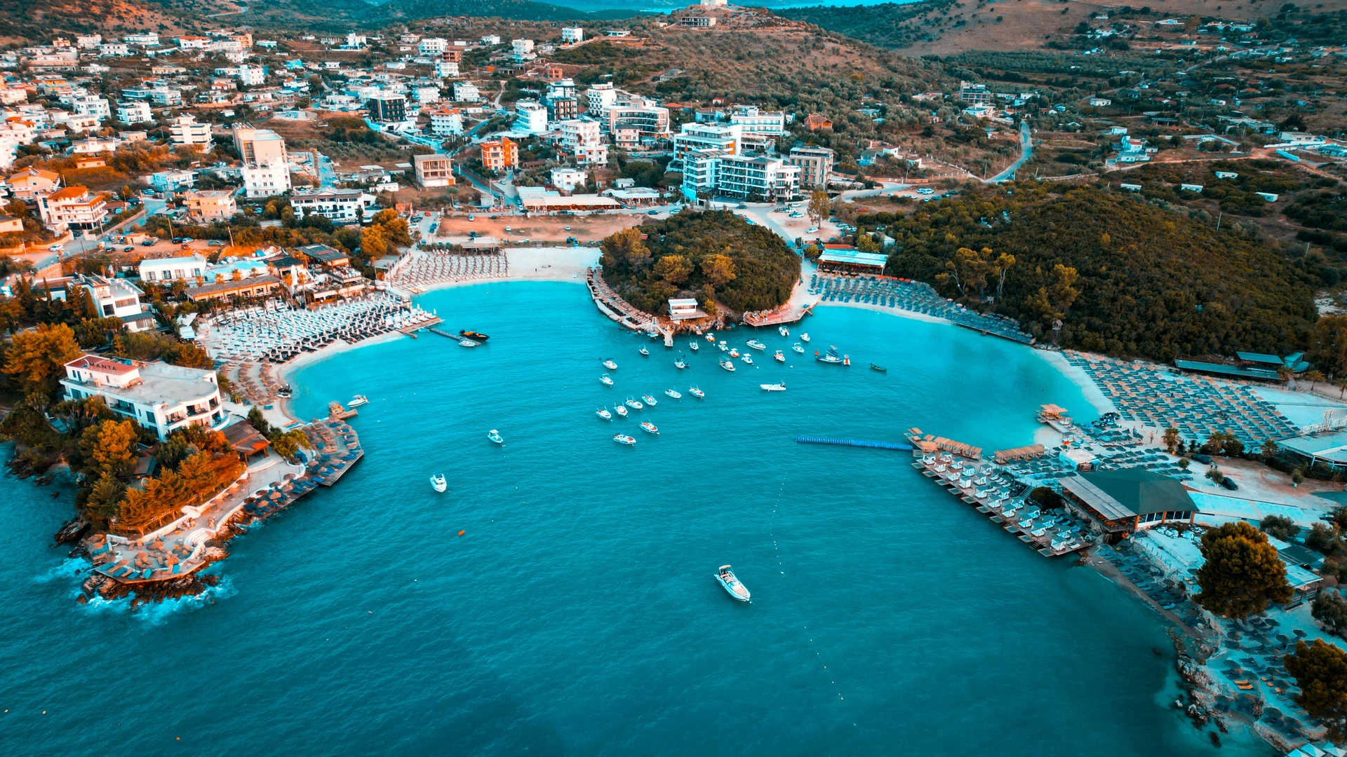 Ksamil - v Albánii