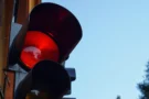 Češi nechápou semafor bez zelené. Za jeho ignorování padají pokuty až 25&nbsp;000&nbsp;Kč. Věděli byste si s&nbsp;ním rady?