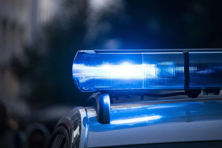 Nový signál policie v&nbsp;Německu (květen 2026): Nově blikají, i&nbsp;když nejedou k&nbsp;zásahu. Zejména turisty tam čekají zmatky