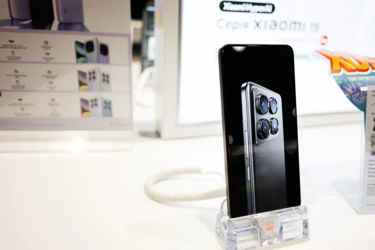 3 levné, ale kvalitní mobily 2026: Samsung se drží své klasiky, lásku uživatelů si ale dokázalo získat Xiaomi