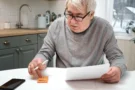Tisíce Čechů najdou brzy ve schránce dopis od finančáku. Úřad se v&nbsp;květnu zaměřil na chybně uplatněné slevy na manžele