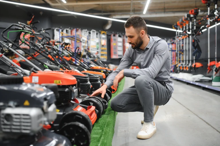 Nejlepší aku sekačky pro jaro 2026: U&nbsp;lidí&nbsp;vede Parkside, zaujmout dokáže i&nbsp;Makita