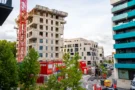 Developeři se zbláznili: Byt v&nbsp;Praze už je dražší než řecký ostrov. Někteří Češi už radši kupují v&nbsp;zahraničí