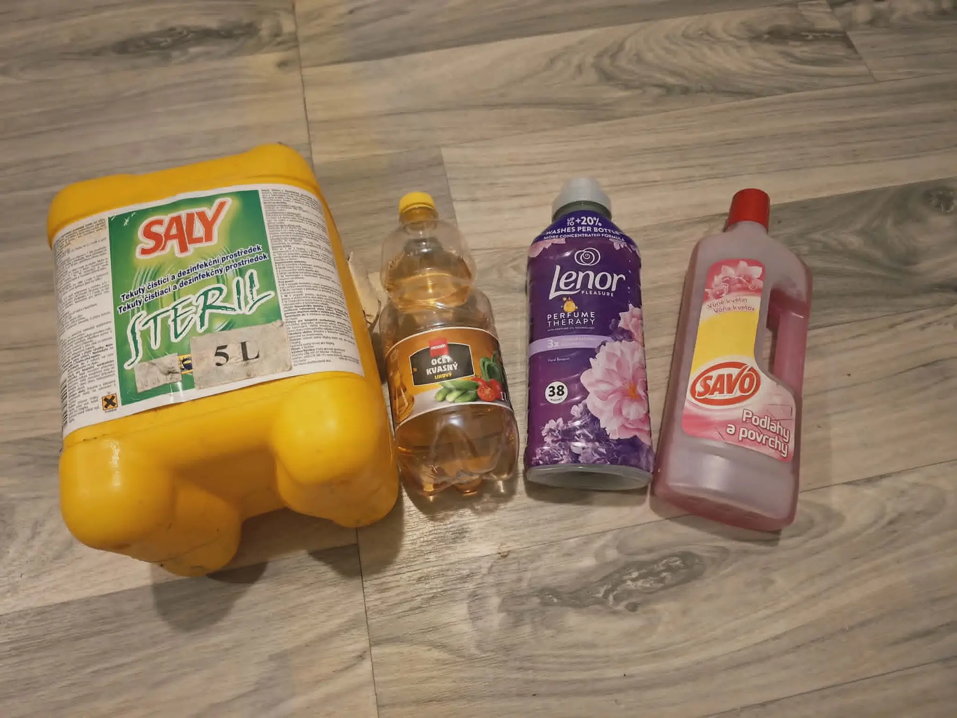 přípravky na úklid