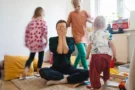 „Jsem samoživitelka v&nbsp;2kk, nevím jak vyjdu.“ Nová superdávka bouří diskuze. Až 14&nbsp;%&nbsp;příjemců přijde o&nbsp;dávku úplně