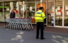 „Chtěl jsem jen vyfotit složení manželce. Security mě odporně vyvedl ven.“ popisuje Tomáš návštěvu supermarketu