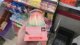 „TikTok“ zmrzlinu z&nbsp;Kauflandu za 60&nbsp;Kč&nbsp;jsem sháněl měsíc: Vypadá jako broskev, je to plné plastu a&nbsp;ochutnání překvapilo